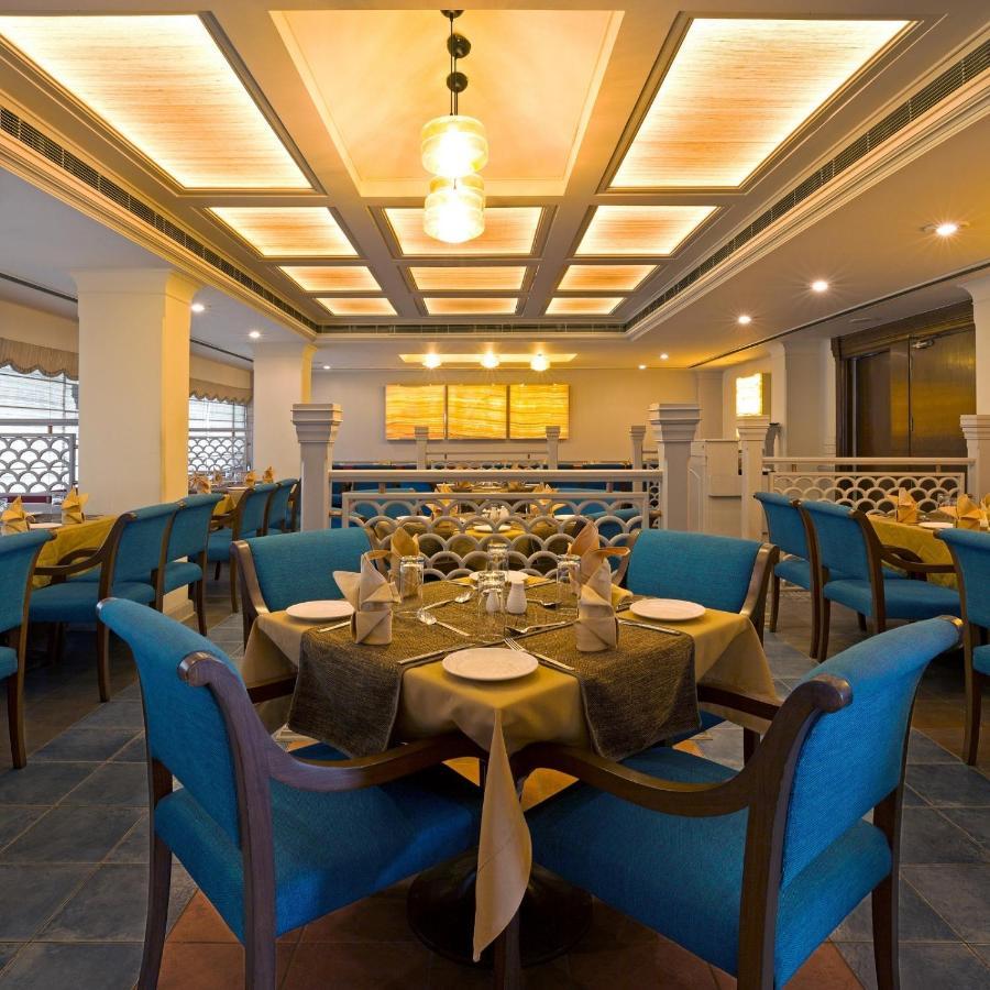 Hotel Crystal Palace Meerut Buitenkant foto