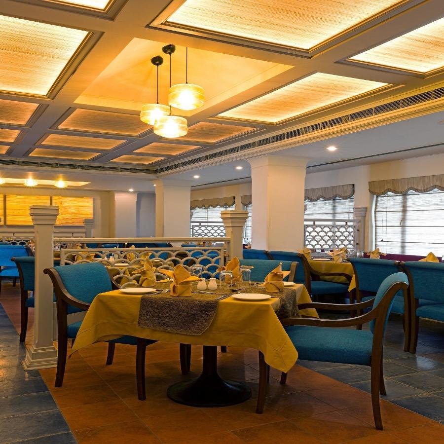 Hotel Crystal Palace Meerut Buitenkant foto