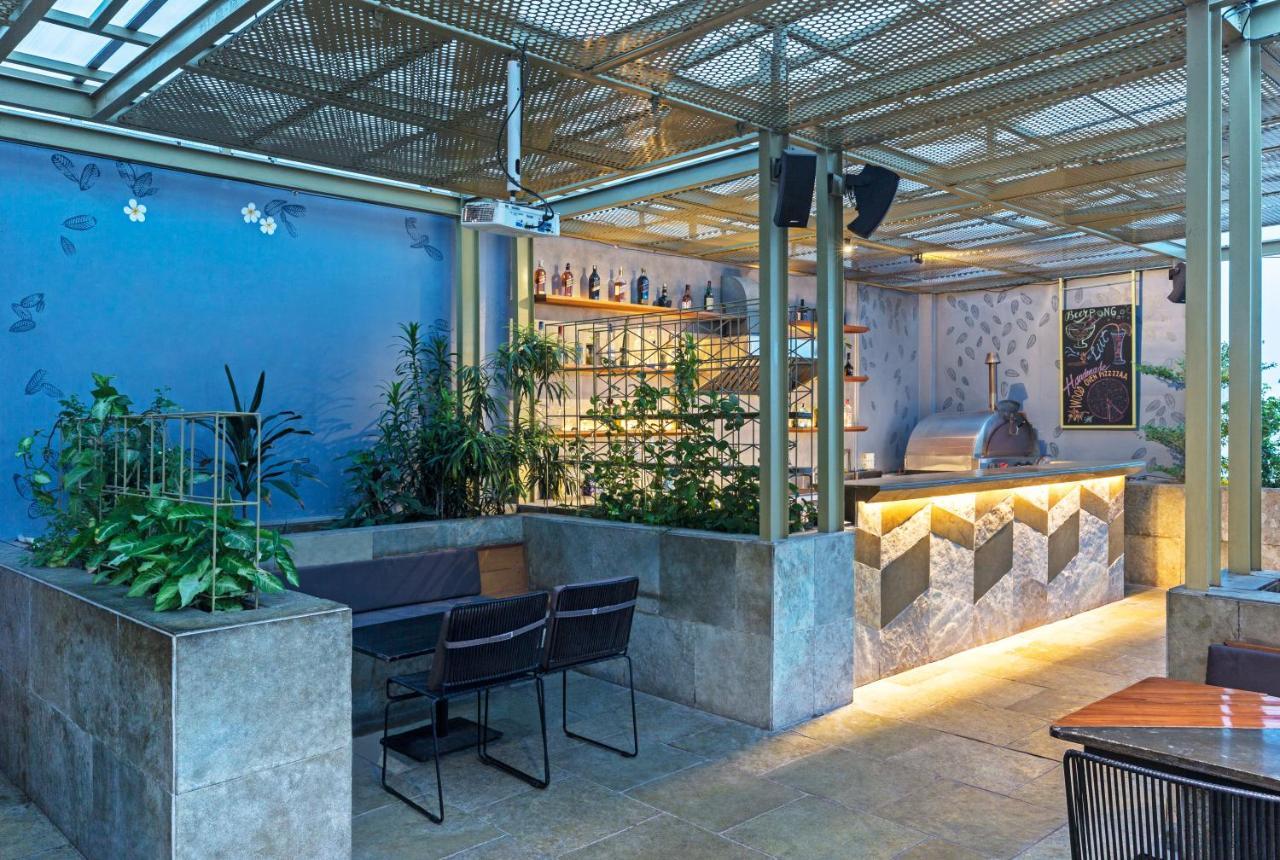 Hotel Crystal Palace Meerut Buitenkant foto