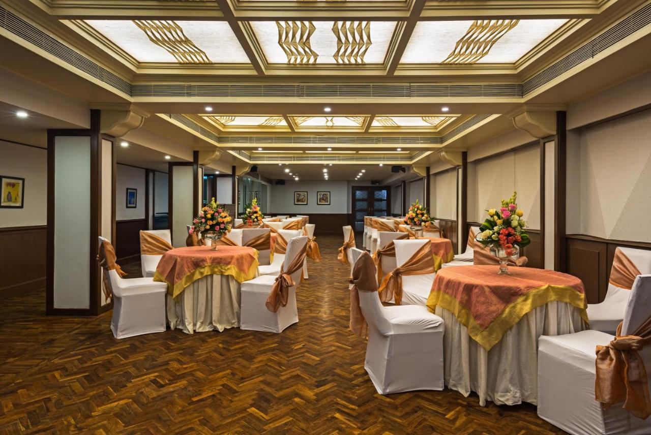 Hotel Crystal Palace Meerut Buitenkant foto