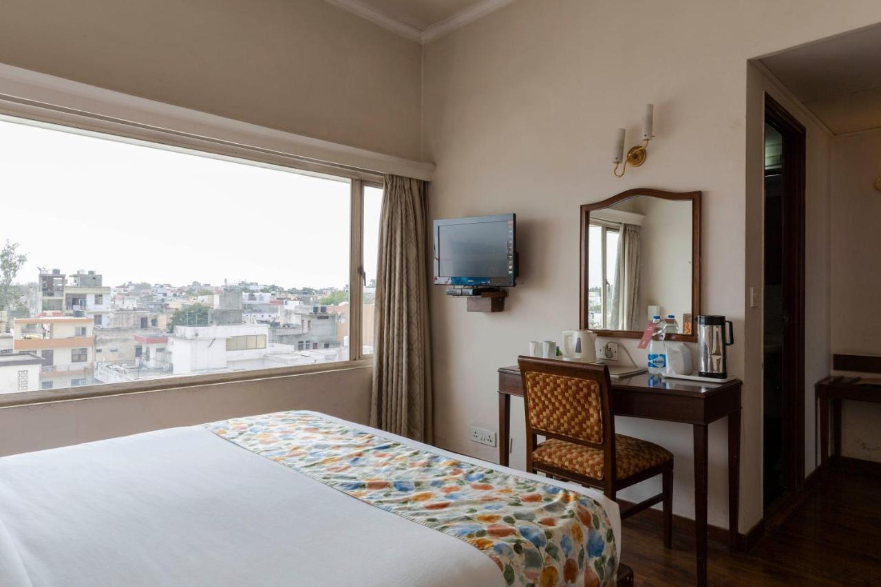 Hotel Crystal Palace Meerut Buitenkant foto