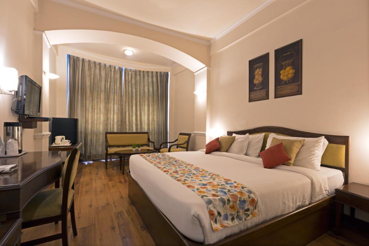 Hotel Crystal Palace Meerut Buitenkant foto