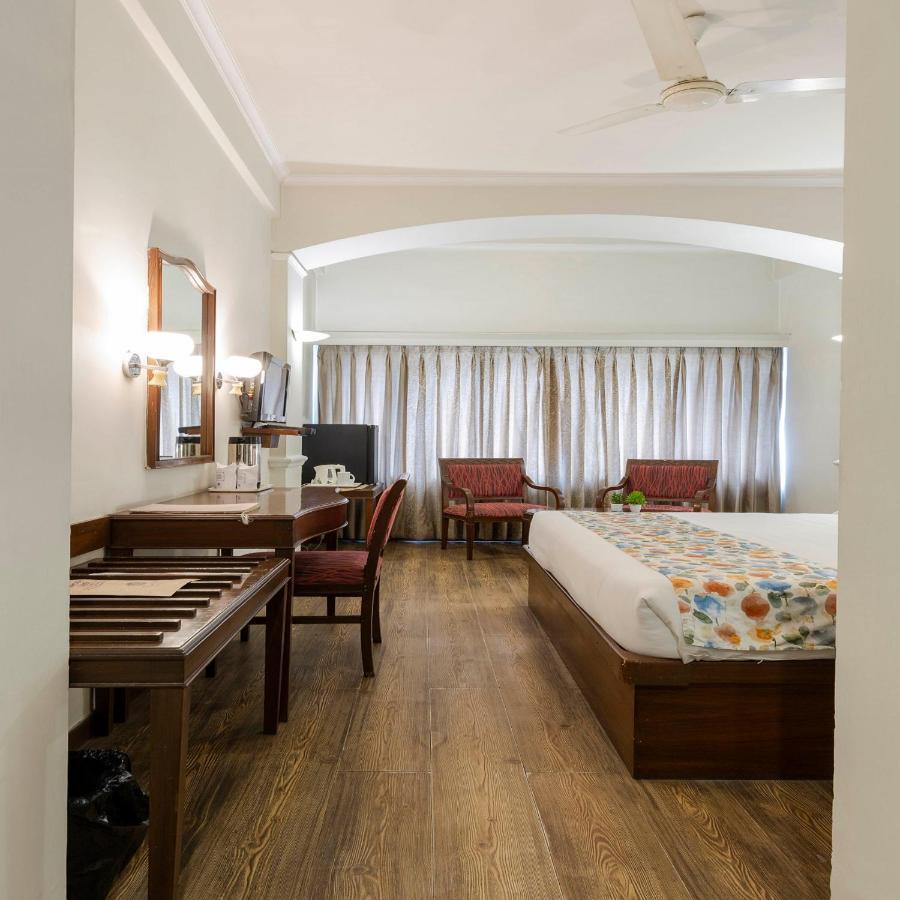 Hotel Crystal Palace Meerut Buitenkant foto