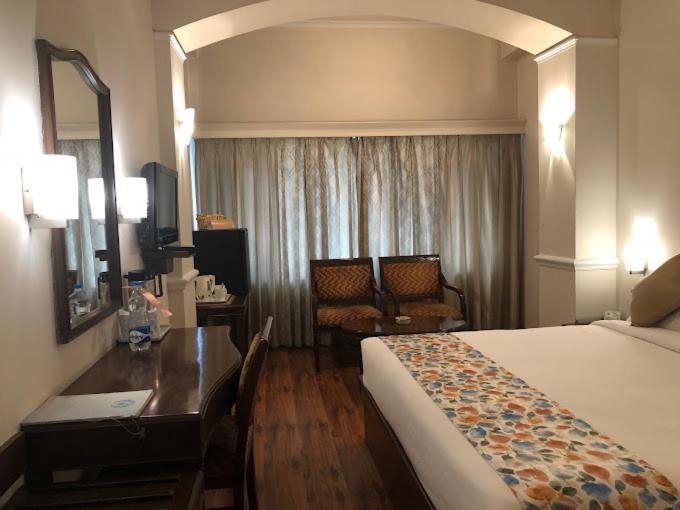 Hotel Crystal Palace Meerut Buitenkant foto