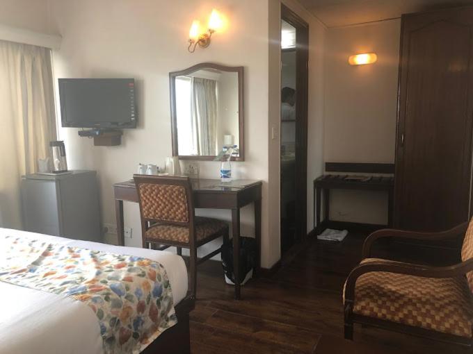 Hotel Crystal Palace Meerut Buitenkant foto