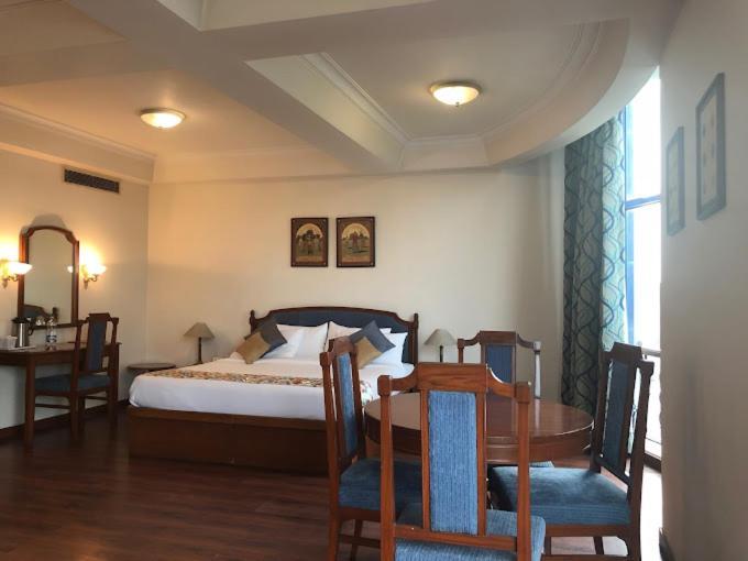Hotel Crystal Palace Meerut Buitenkant foto